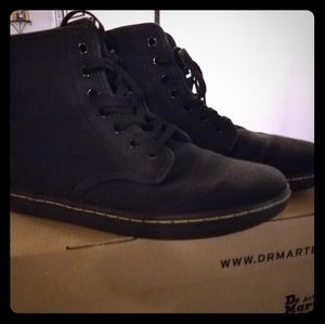 Dr Martens shoreditch canvas 7 hole boots